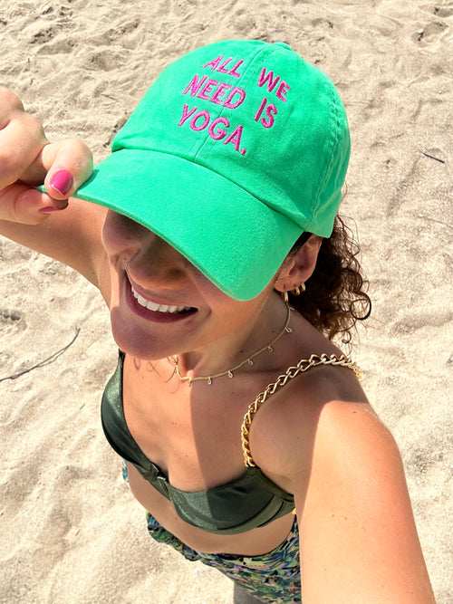 Boné All we need is yoga verde